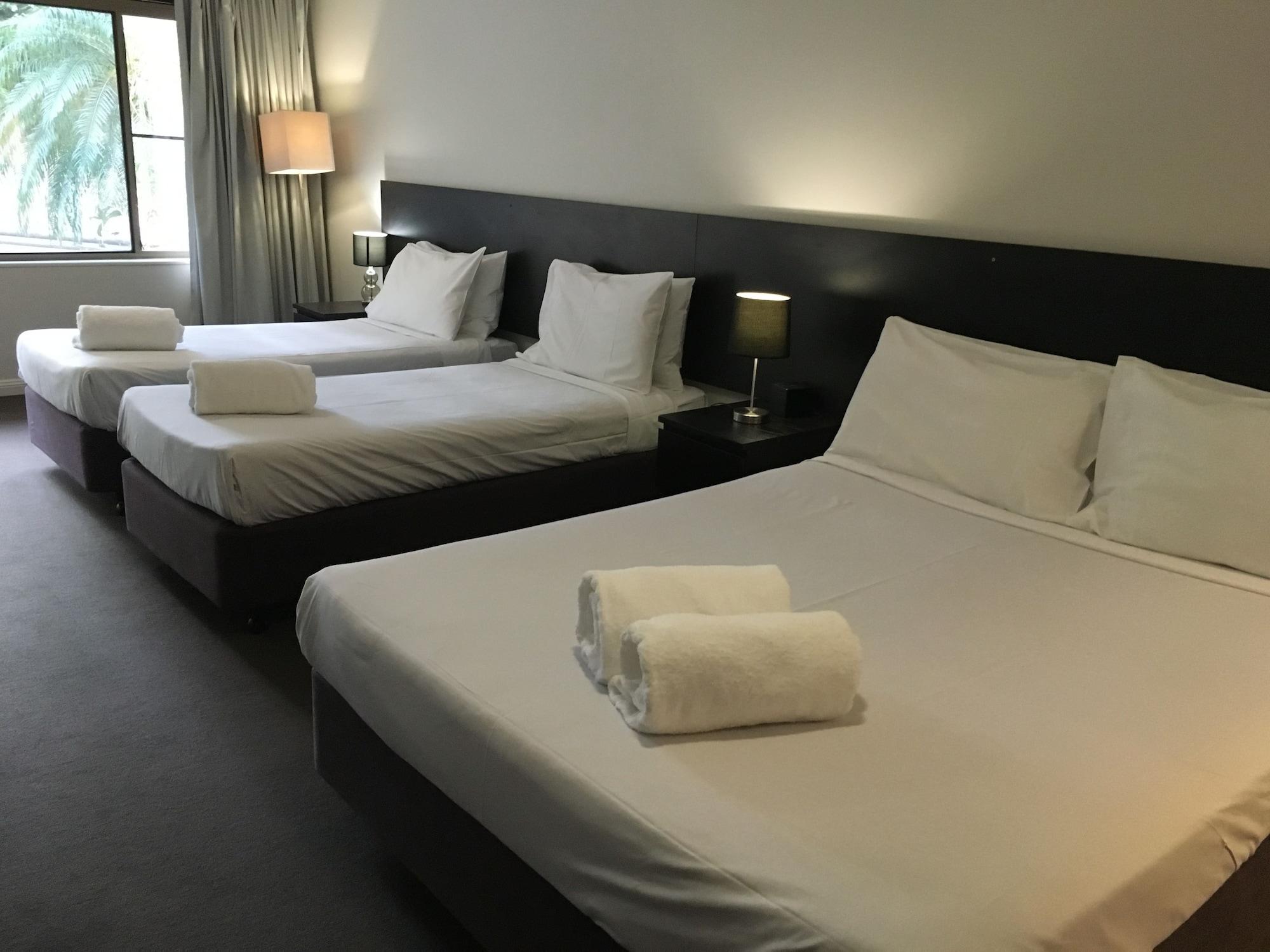 Checkers Resort Terrey Hills Екстер'єр фото