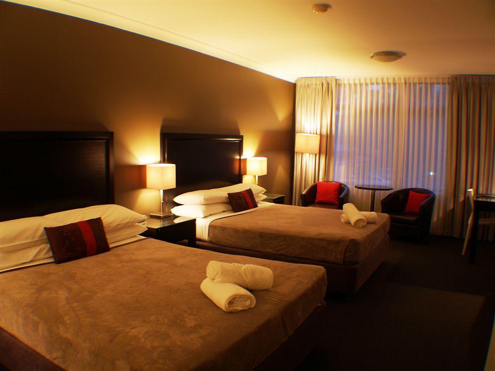 Checkers Resort Terrey Hills Екстер'єр фото