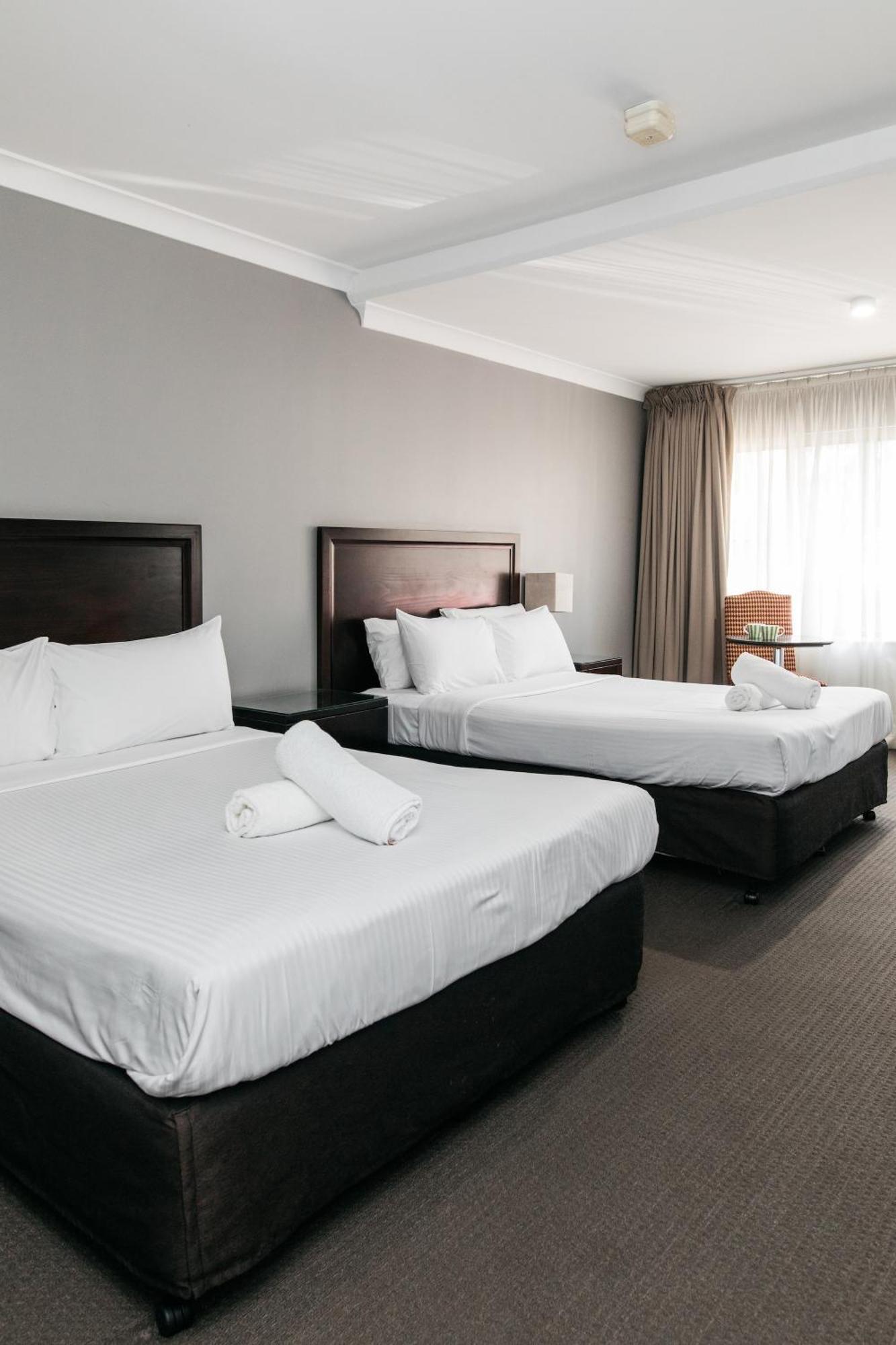 Checkers Resort Terrey Hills Екстер'єр фото