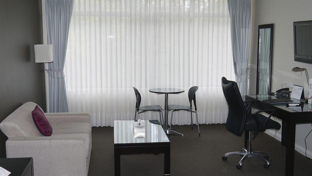 Checkers Resort Terrey Hills Екстер'єр фото