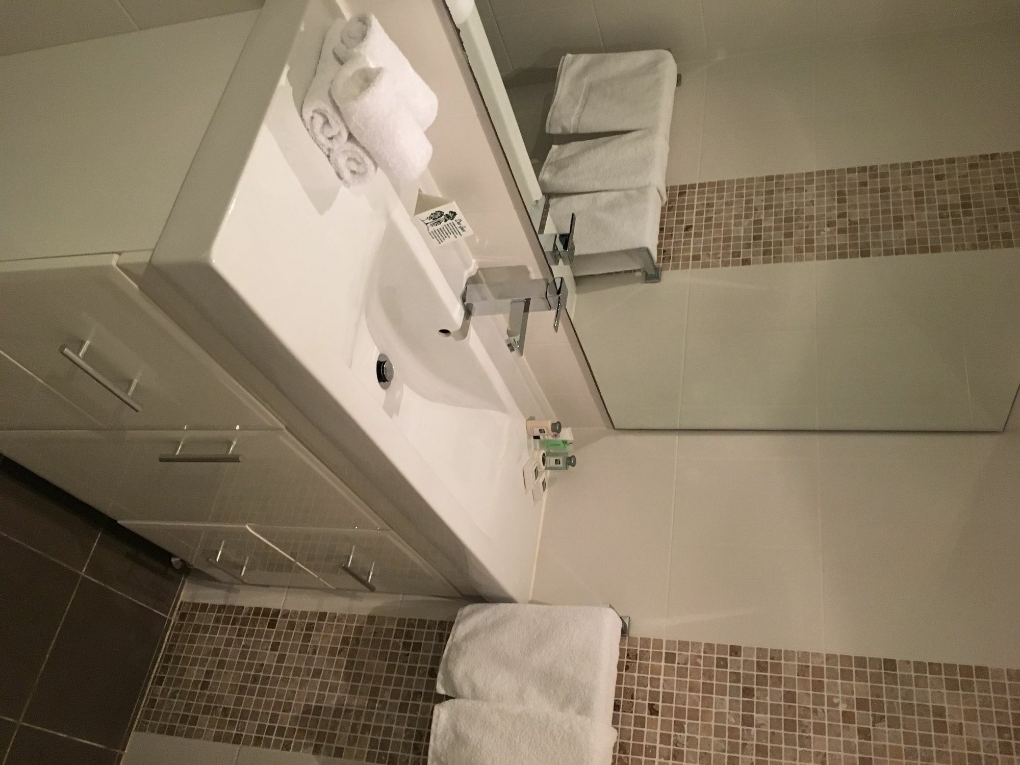 Checkers Resort Terrey Hills Екстер'єр фото