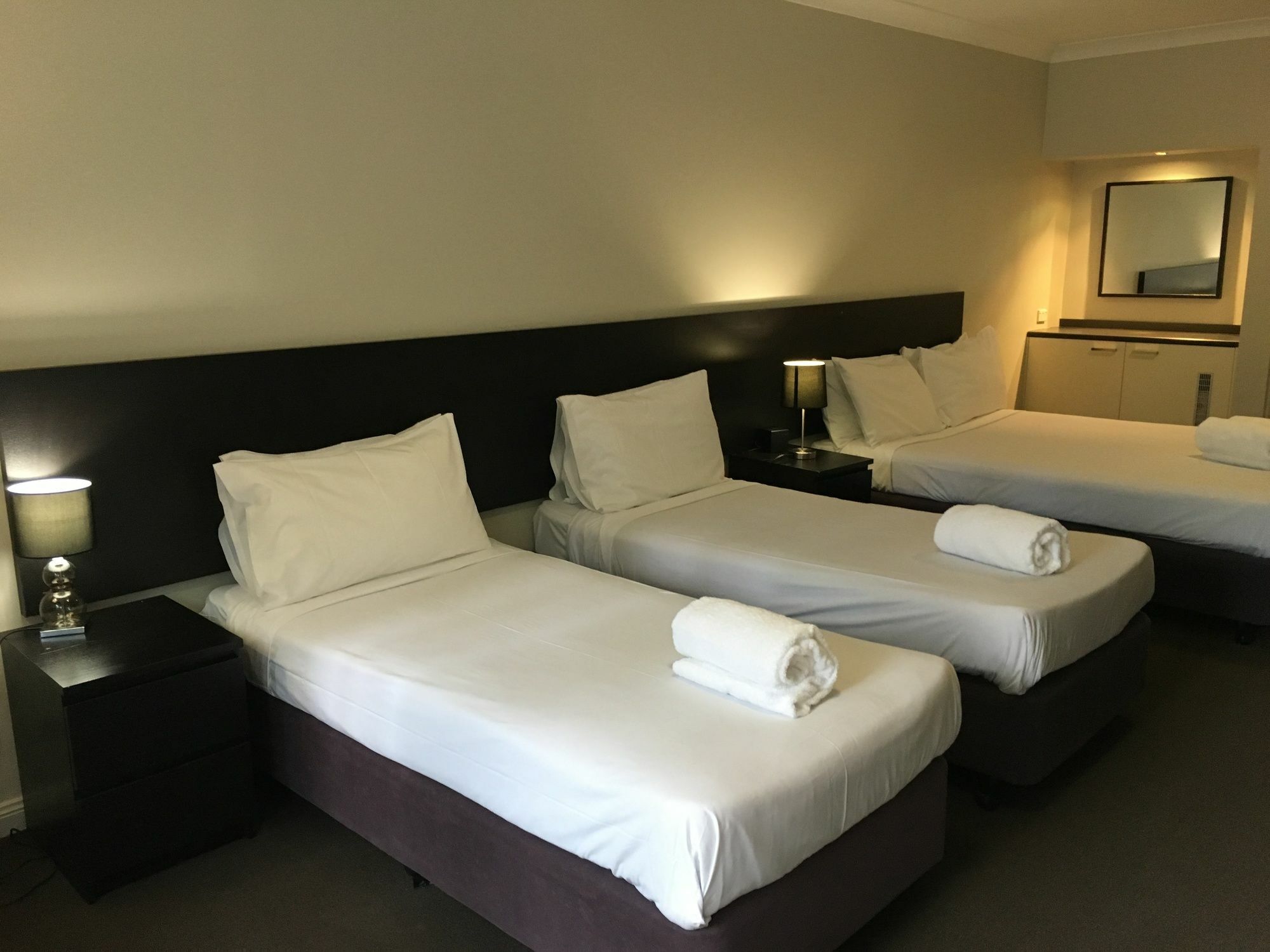 Checkers Resort Terrey Hills Екстер'єр фото